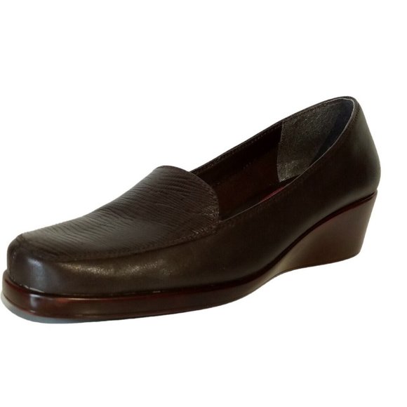 AEROSOLES Shoes  wms 7 1/2  Brown Leather  Slip-On Final  Exam  Wedge Heel  EXC - Picture 1 of 12
